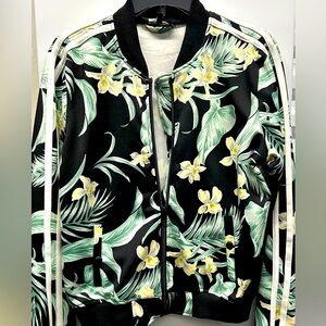 NEW LOOK NWT JACKET Front Zip Green, Black&white print. Sz: Med